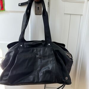 VGUC Lululemon Every Day bag